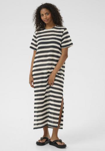 Вязаное платье