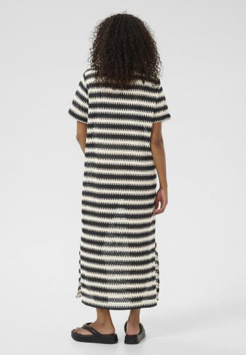 Вязаное платье