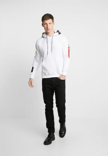 Пуловер с капюшоном