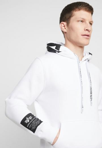 Пуловер с капюшоном