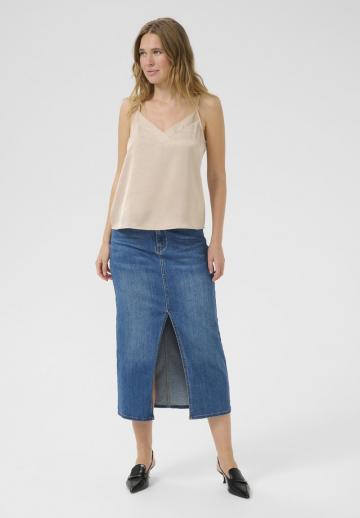 Топ на бретельках