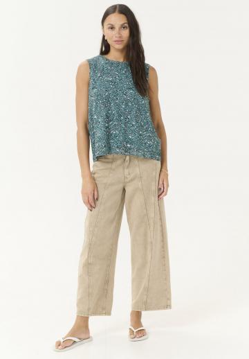 Блузка без рукавов