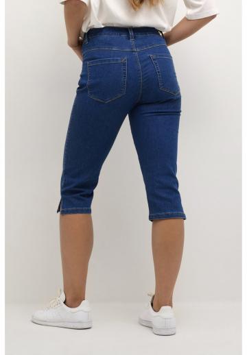 Короткие джинсы