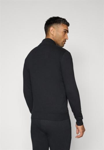 Спортивная кофта