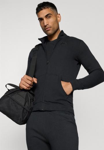 Спортивная кофта