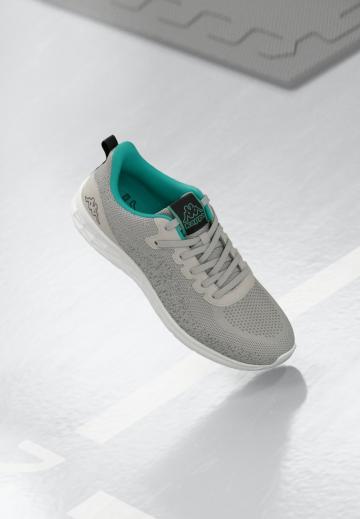 Тренировочные кроссовки