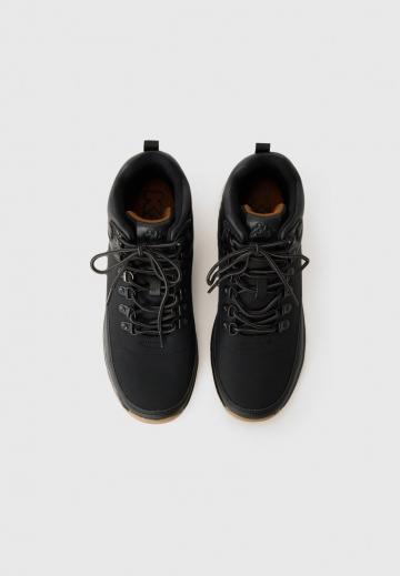 Походные ботинки