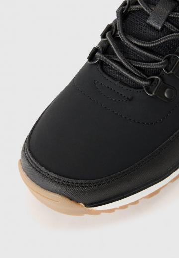 Походные ботинки