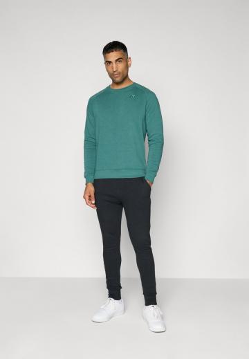 Спортивная кофта