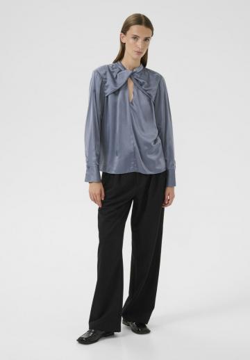 Атласная блузка
