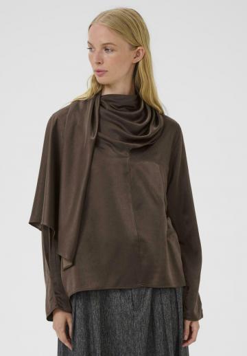 Атласная блузка