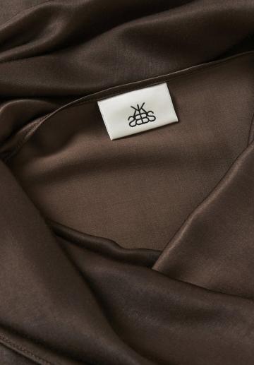 Атласная блузка