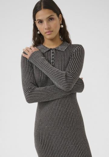 Вязаное платье