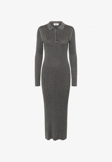 Вязаное платье