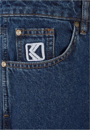 Узкие джинсы