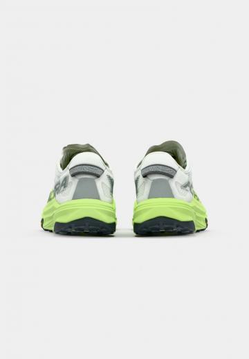 Беговые кроссовки