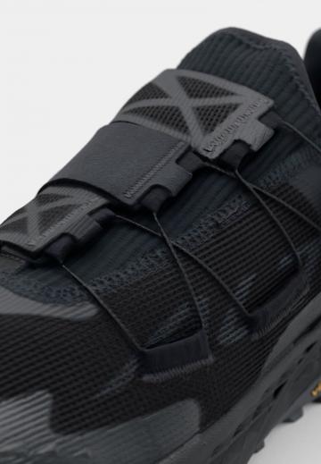 Беговые кроссовки