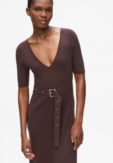 Вязаное платье