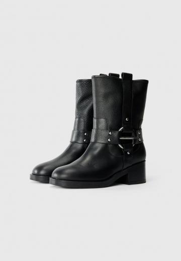 Ковбойские сапоги