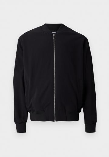 Куртка бомбер