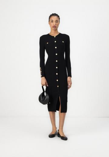 Вязаное платье