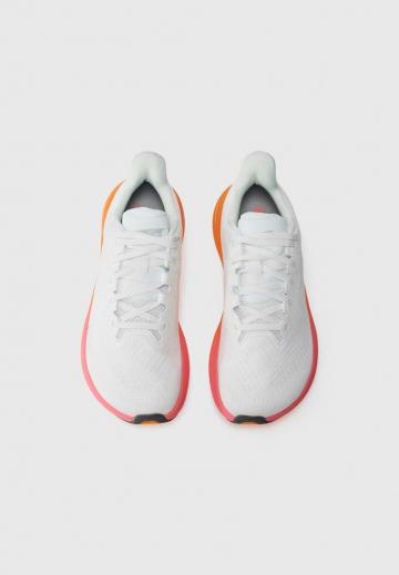 Беговые кроссовки