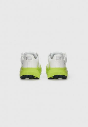 Беговые кроссовки