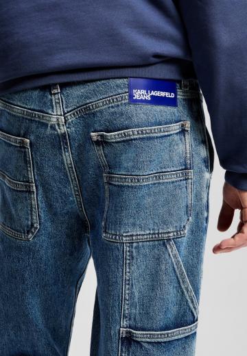 Прямые джинсы