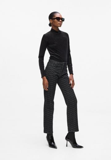 Прямые джинсы