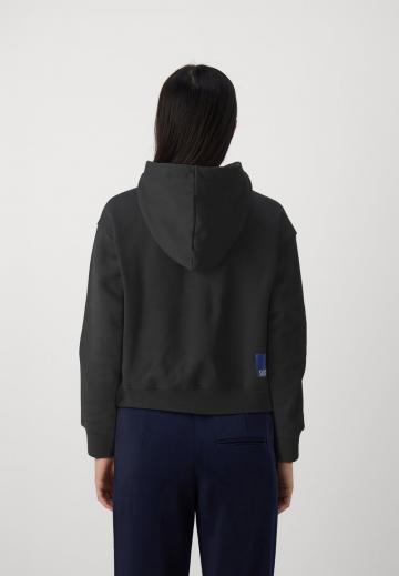 Пуловер с капюшоном