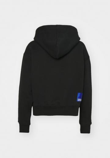 Пуловер с капюшоном