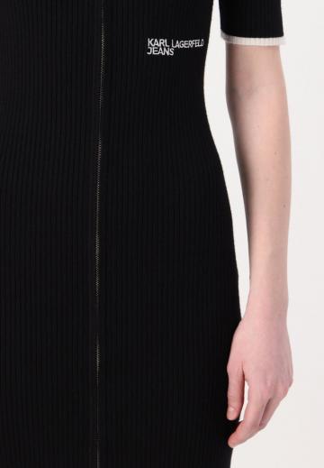 Вязаное платье