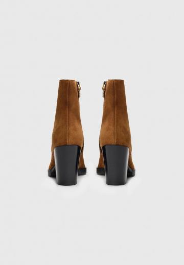 Высокие сапоги