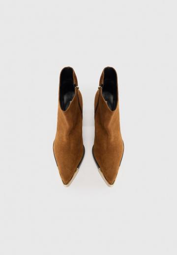 Высокие сапоги