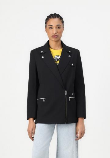 Блейзер с накладными карманами