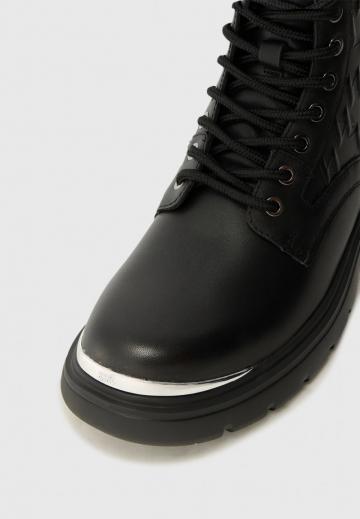 Ботинки на шнуровке