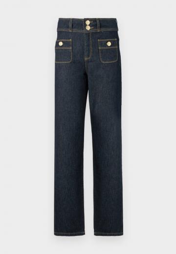 Прямые джинсы