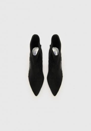 Полусапожки на высоком каблуке