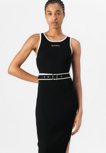 Вязаное платье