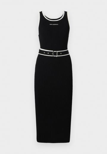 Вязаное платье