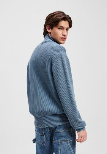 Вязаная кофта