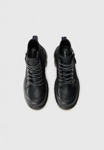 Ботинки на шнуровке