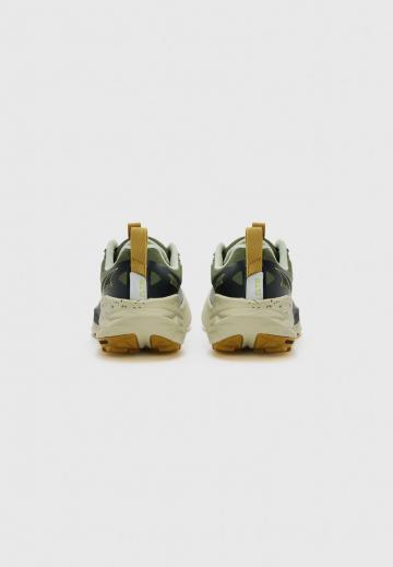 Беговые кроссовки