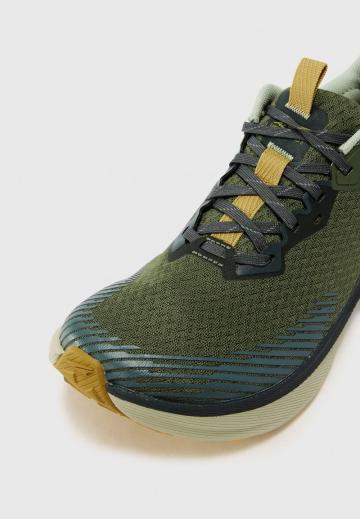 Беговые кроссовки