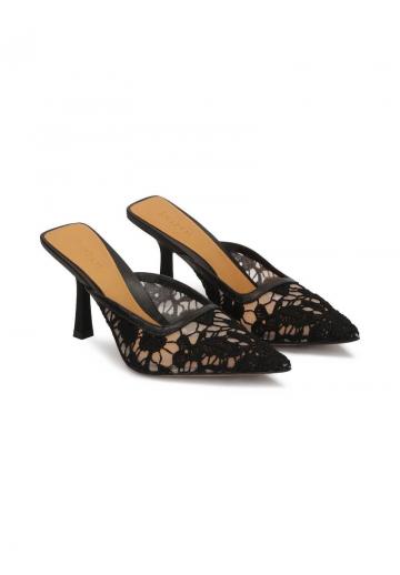 Босоножки на каблуке