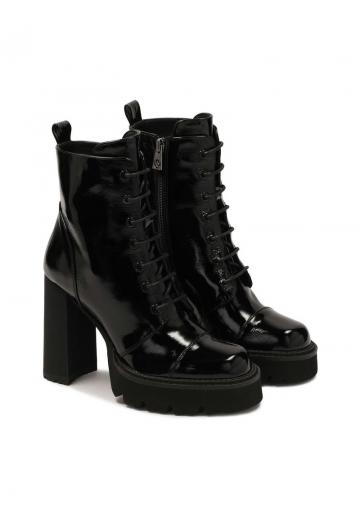 Полусапожки на высоком каблуке