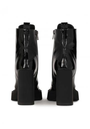 Полусапожки на высоком каблуке