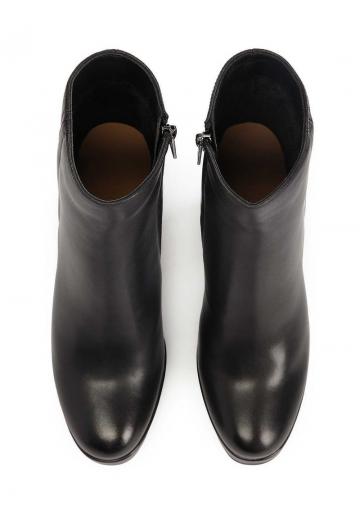 Полусапожки на высоком каблуке