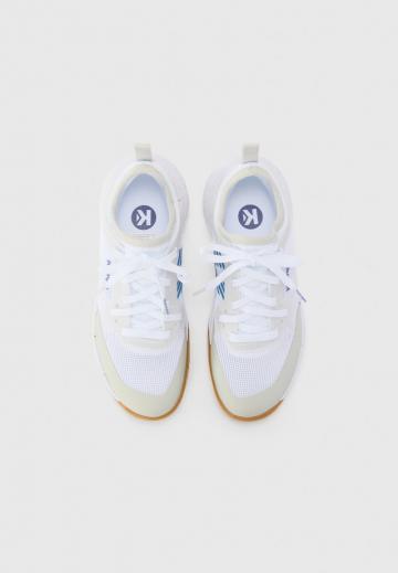 Кроссовки для зала