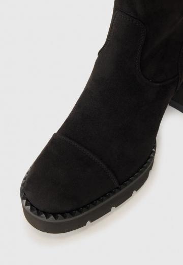 Высокие сапоги